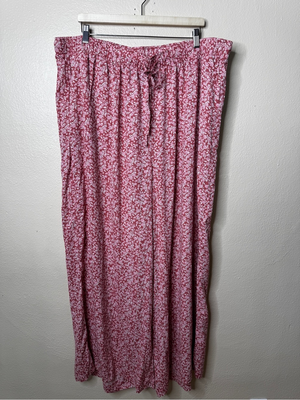 Torrid Women’s 3R Wide Leg Pants Dusty Coral Floral Pull-On High Rise NWT